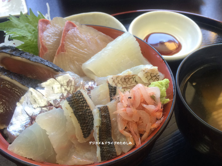 1. 初島漁師の丼合戦 すみ丼