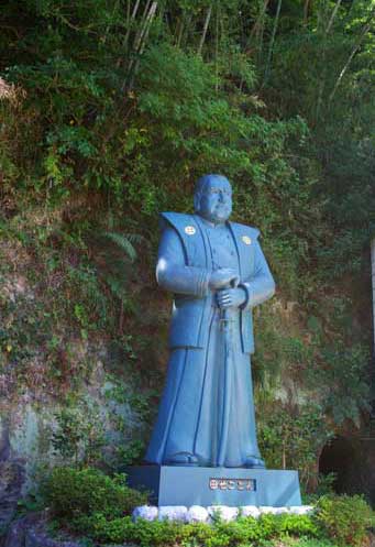 14.西郷ドン 照国神社