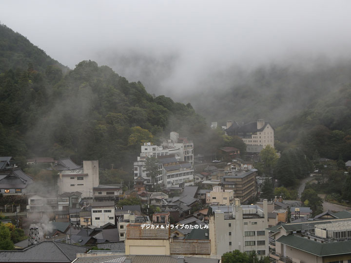 12.湯煙の漂う温泉地