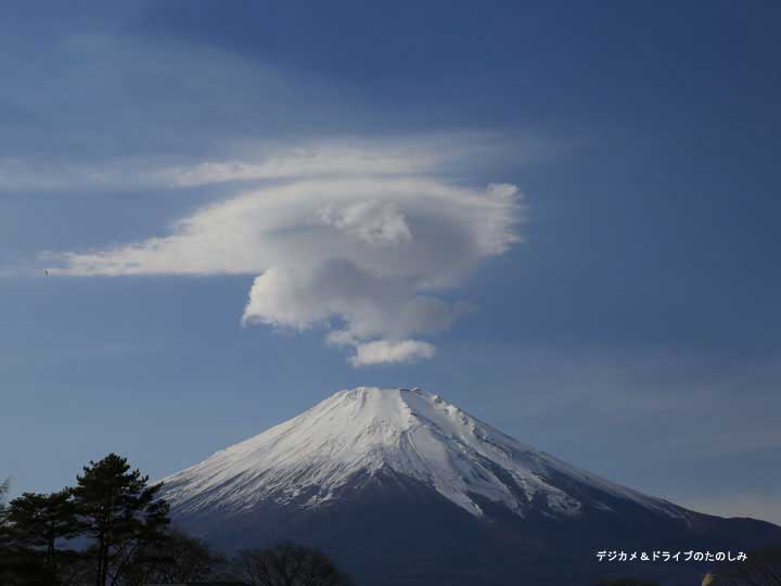 15.富士山と雲 1