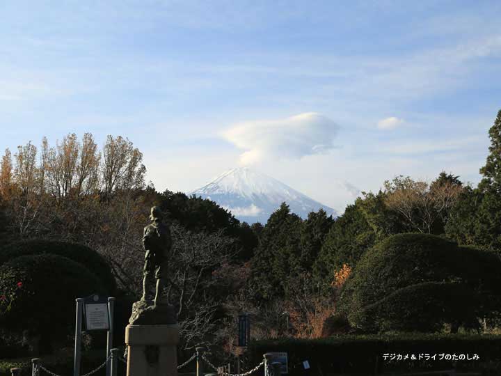 22.登山の宮様 銅像